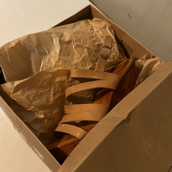 Lucky Brand - Picture 9 of 9